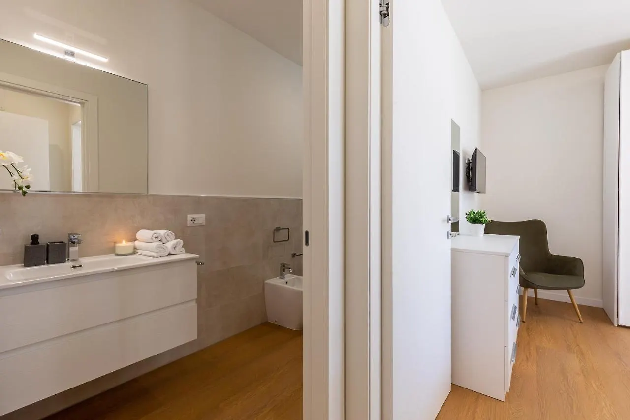 Appartement Colombo Palace - Suite Eden Via Perda Bona 35A Quartu SantʼElena Italië